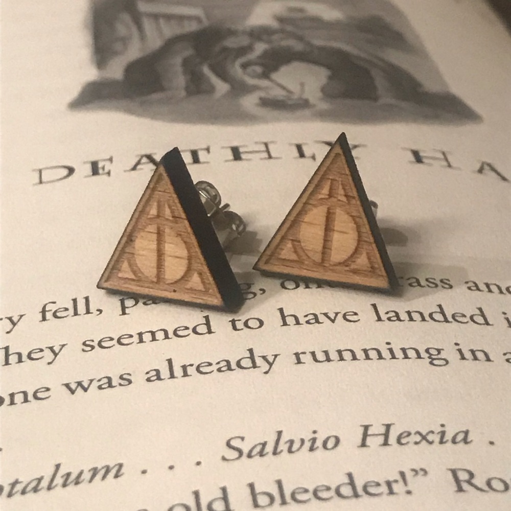 🆕 HP Wooden Deathly Hallow Stud Earrings
